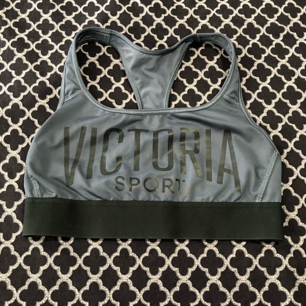 Victoria’s Secret SPORT Racerback Sports Bra Gray Small Petite Spell Out De19